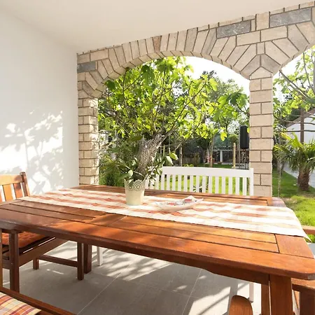 Casa de Férias Nikola Jadranovo